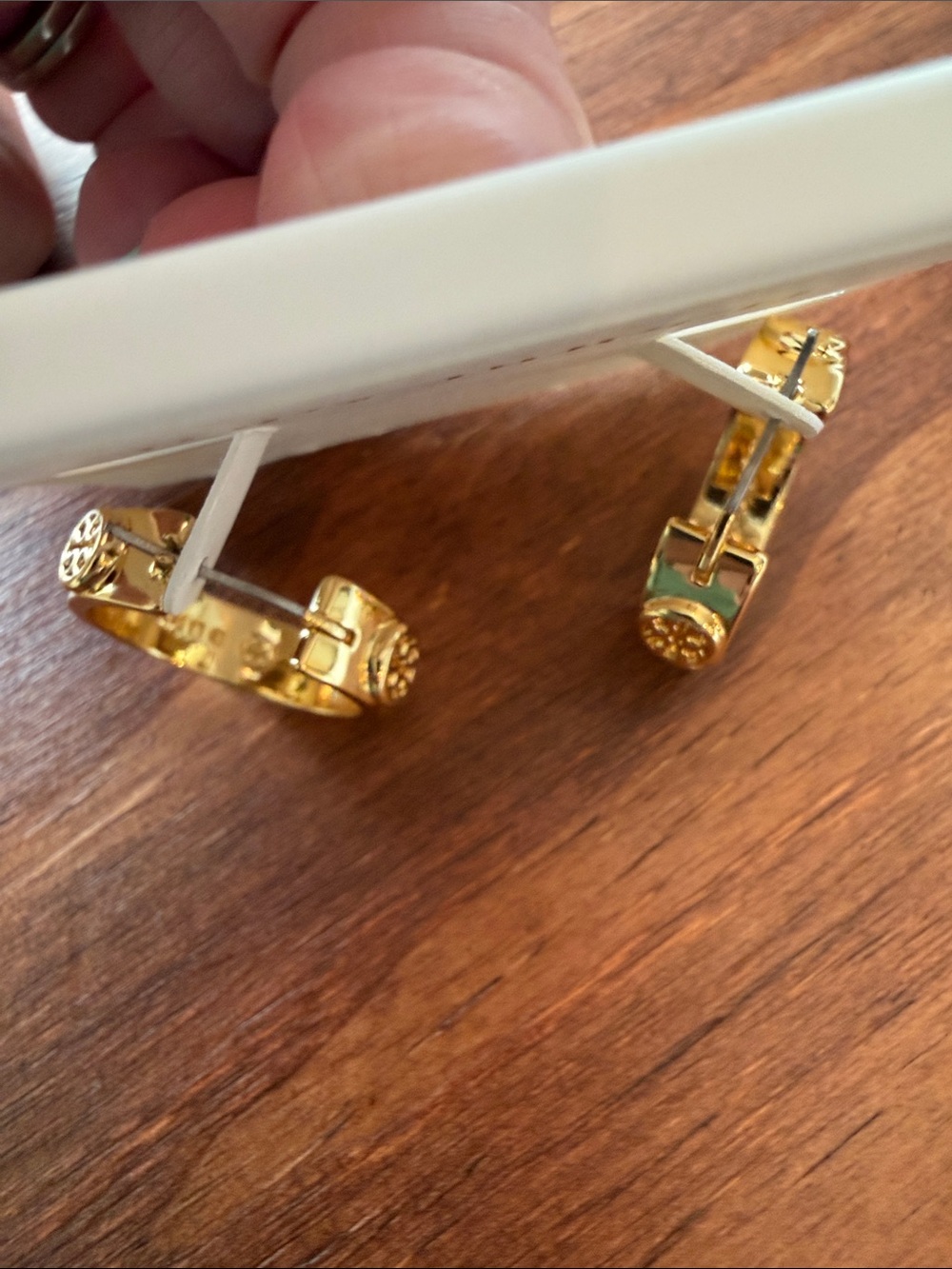 Tory Burch small icon hoop earring - Picture 6 of 6